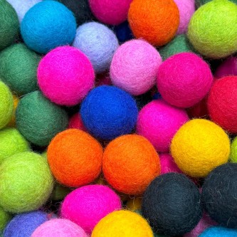 Katzen Naturfilz-Spieleball von Kivikis